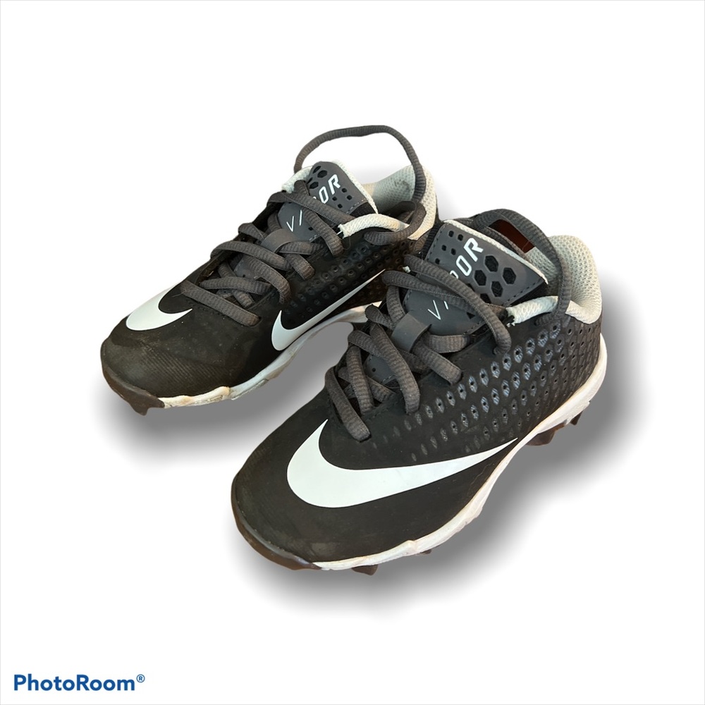 Youth cleats